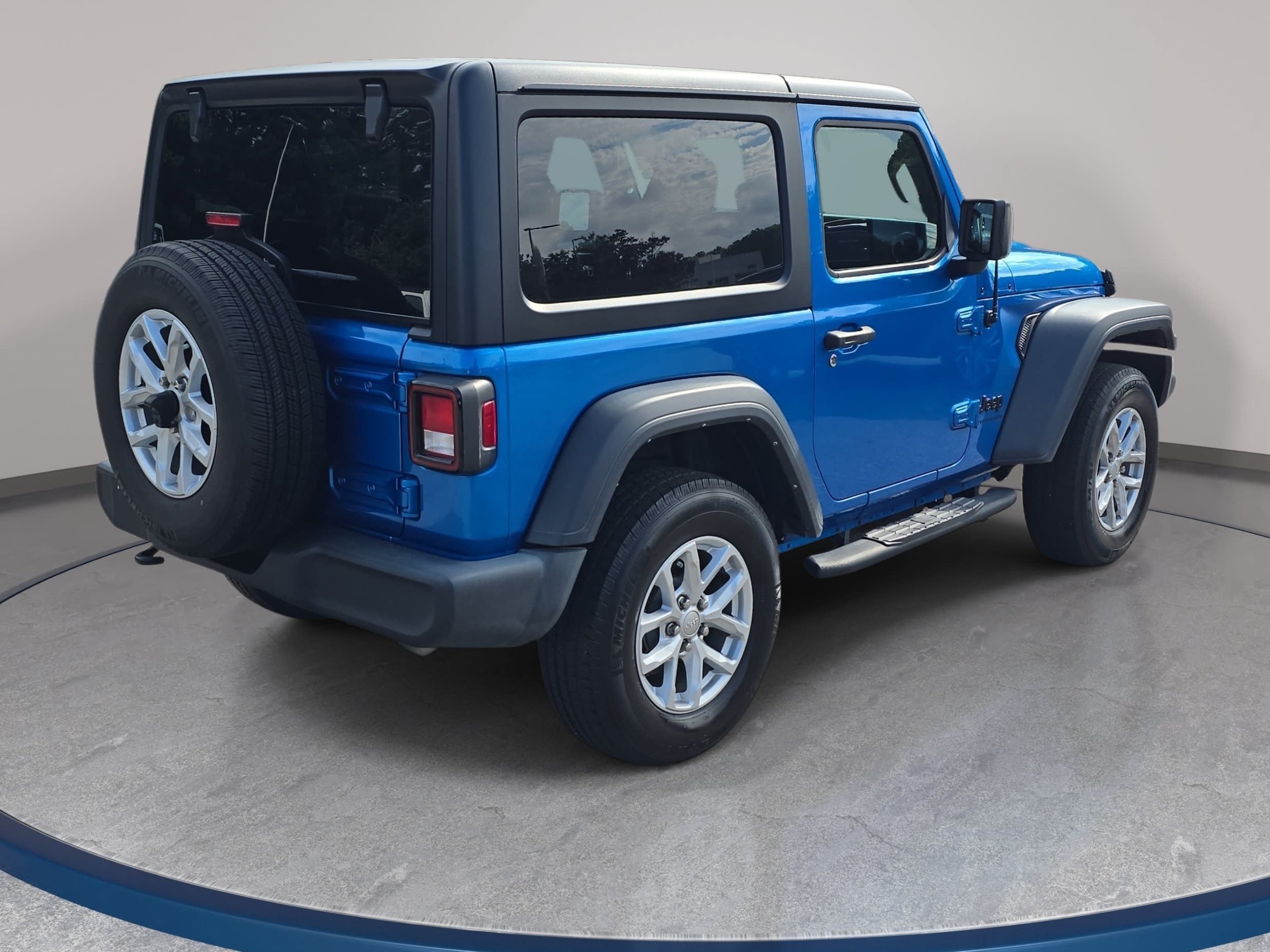 Used 2023 Jeep Wrangler Sport AWD/4WD image 5