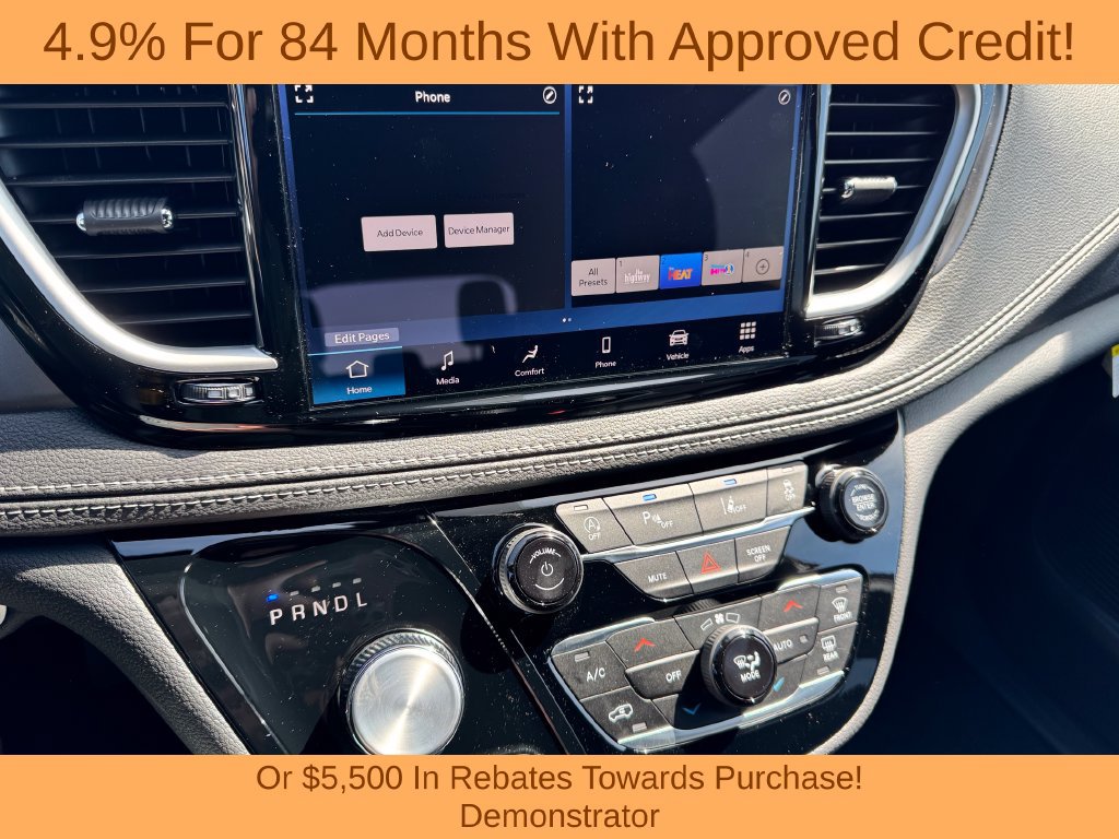 New 2026 Chrysler Pacifica Select FWD image 19