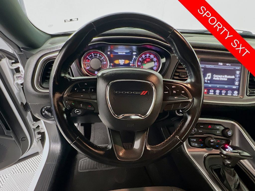 Used 2019 Dodge Challenger SXT RWD image 11