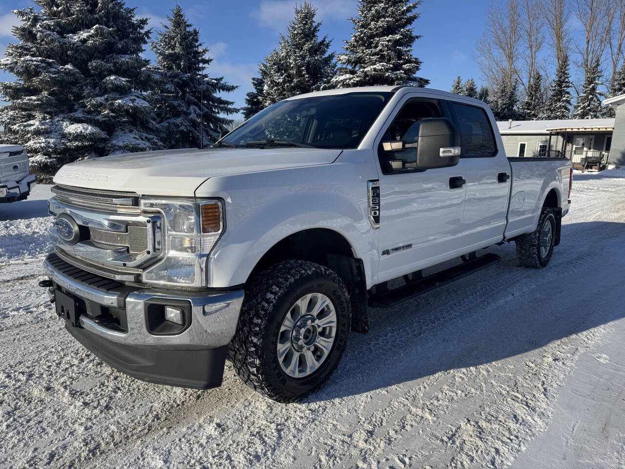 Used 2022 Ford F350 XLT w/ XLT Value Package AWD/4WD image 4