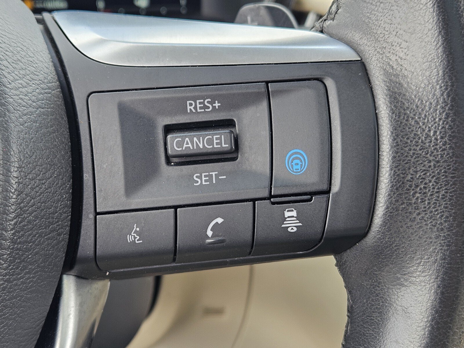 Used 2025 INFINITI QX60 Luxe w/ Vision Package FWD image 24