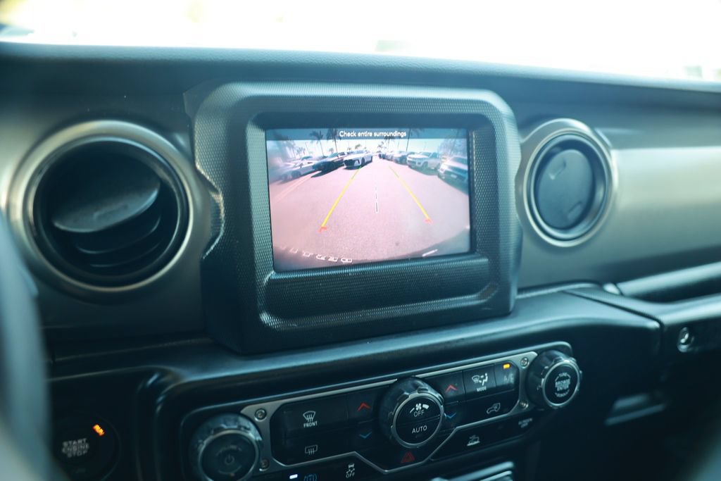 Used 2023 Jeep Wrangler Unlimited AWD/4WD image 24