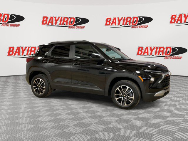 Used 2025 Chevrolet TrailBlazer LT AWD/4WD image 3