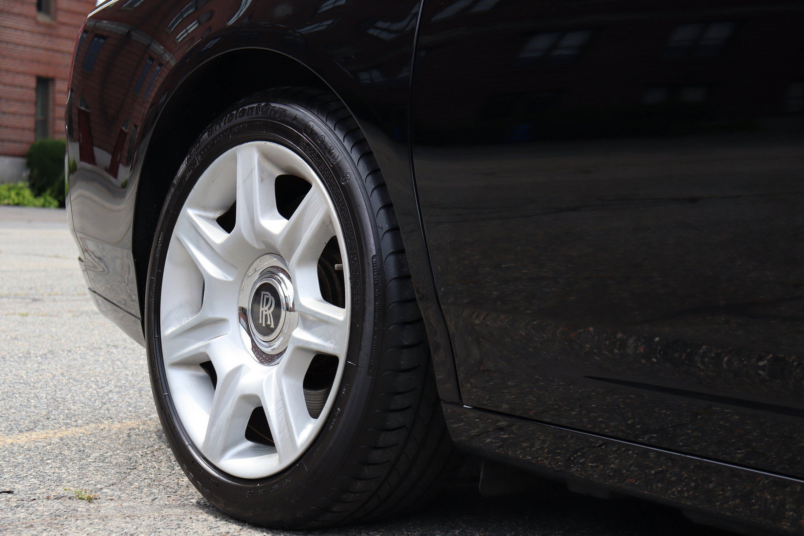 Used 2012 Rolls-Royce Ghost RWD image 11