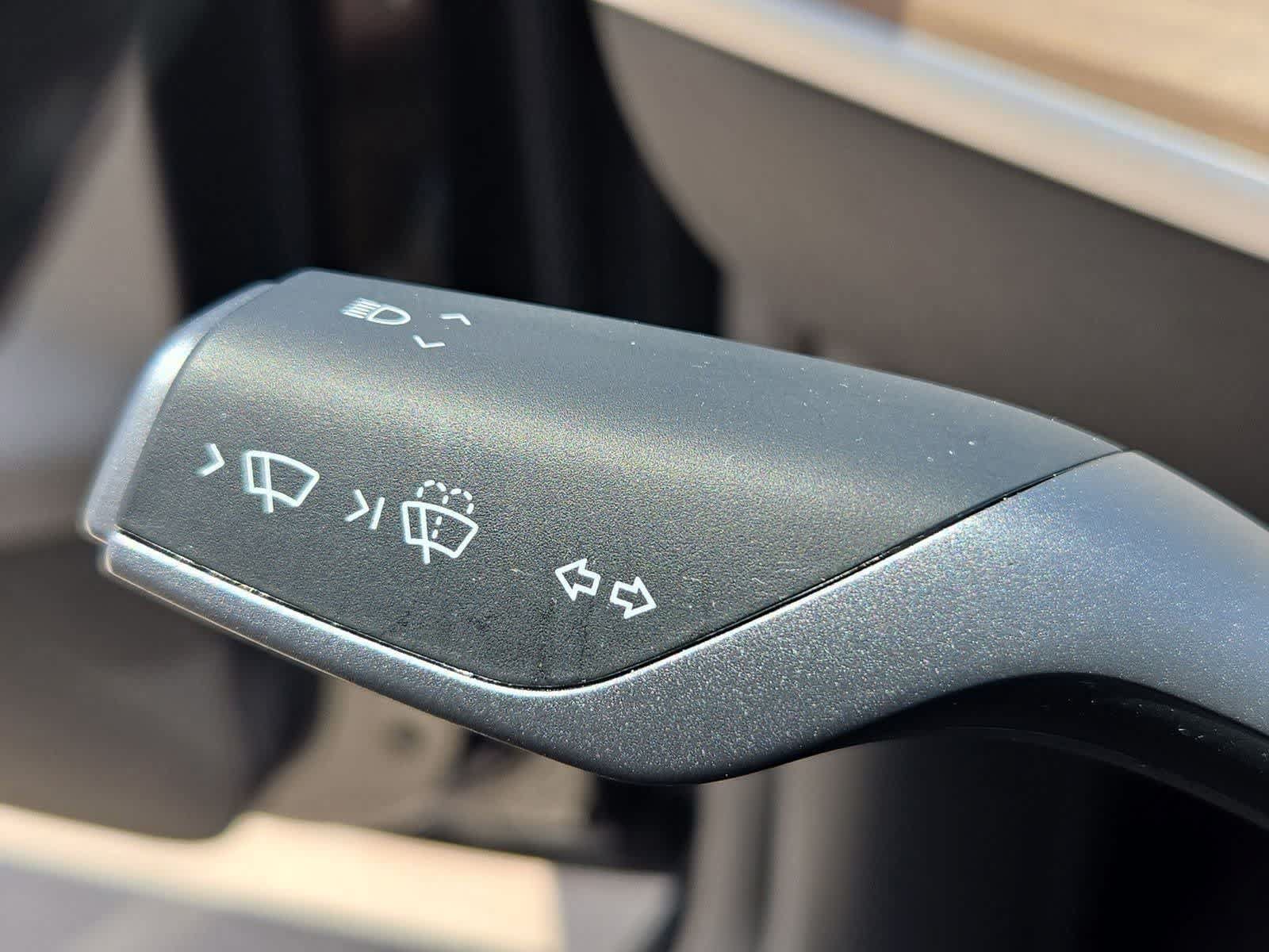 Used 2023 Tesla Model Y Performance AWD/4WD image 24