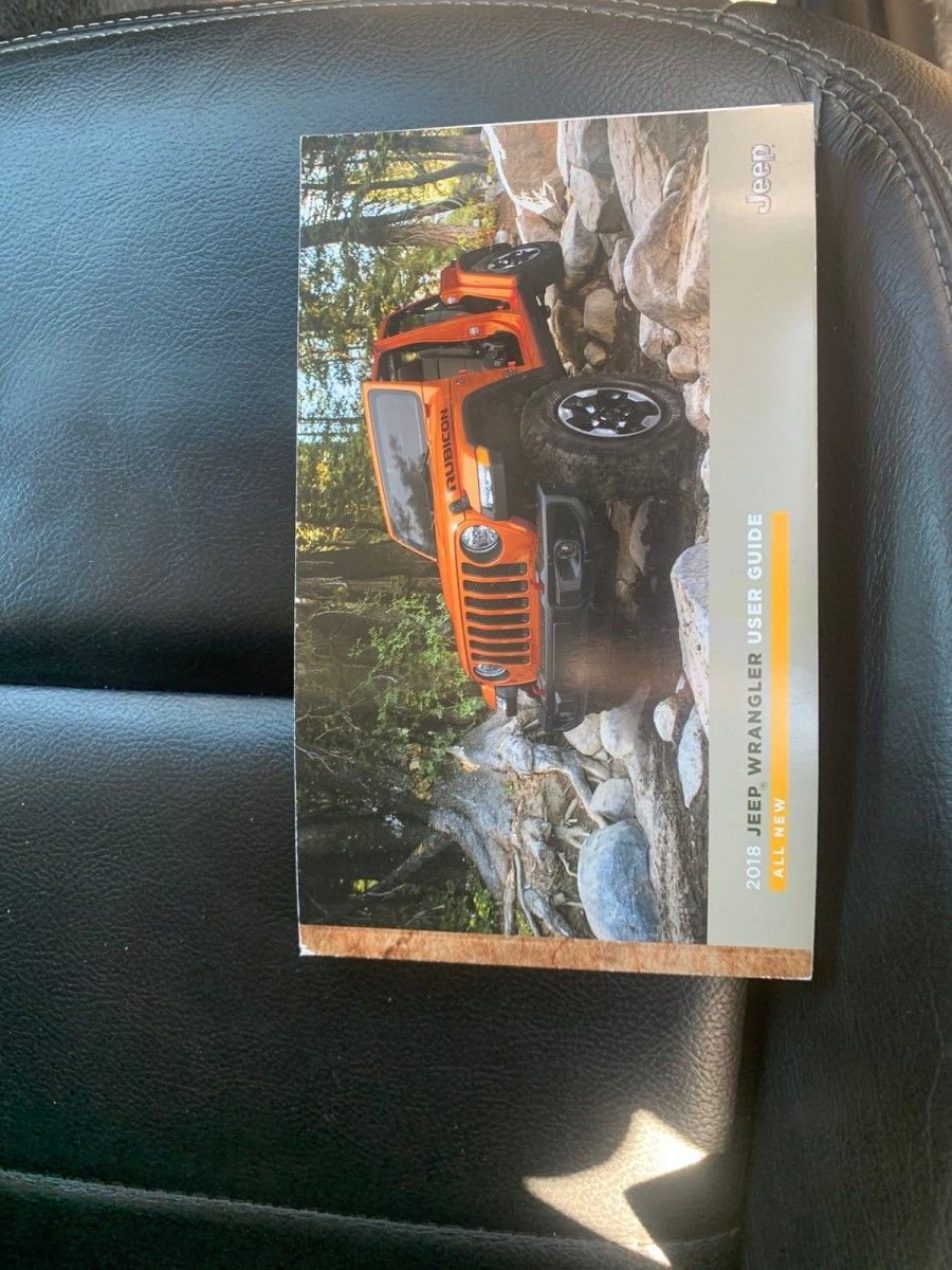 Used 2018 Jeep Wrangler Unlimited Sahara w/ Safety Group image 31