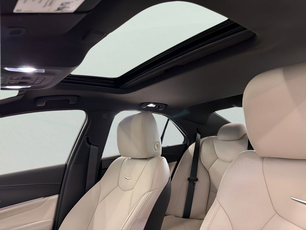 Used 2025 Cadillac CT4 Premium Luxury image 12