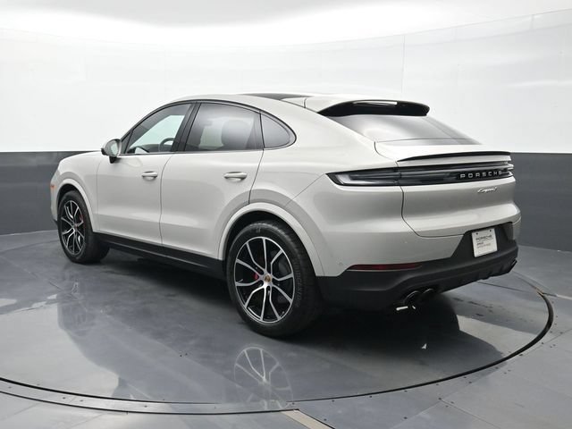 Certified 2025 Porsche Cayenne S AWD/4WD image 3