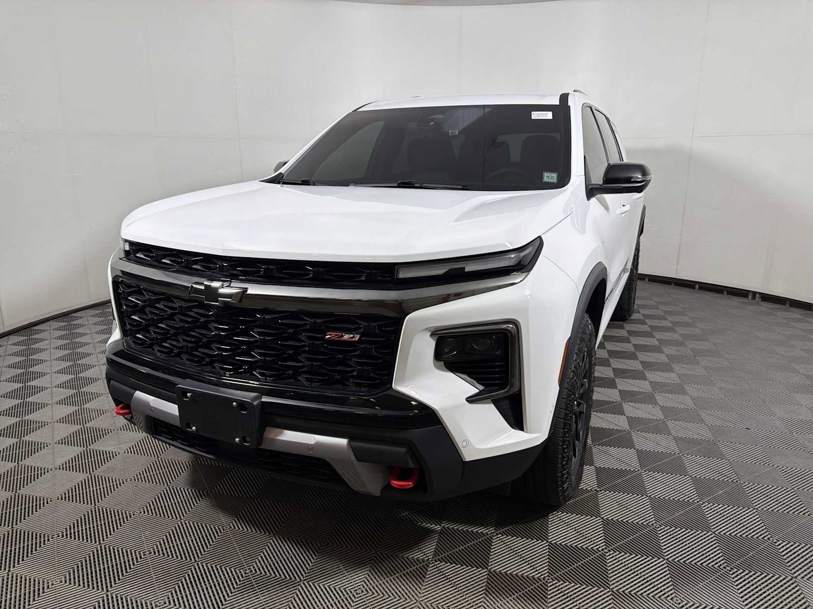Used 2024 Chevrolet Traverse Z71 w/ Enhanced Driving Package AWD/4WD image 3