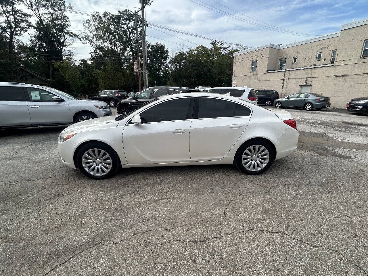 Used 2012 Buick Regal Leather FWD image 4