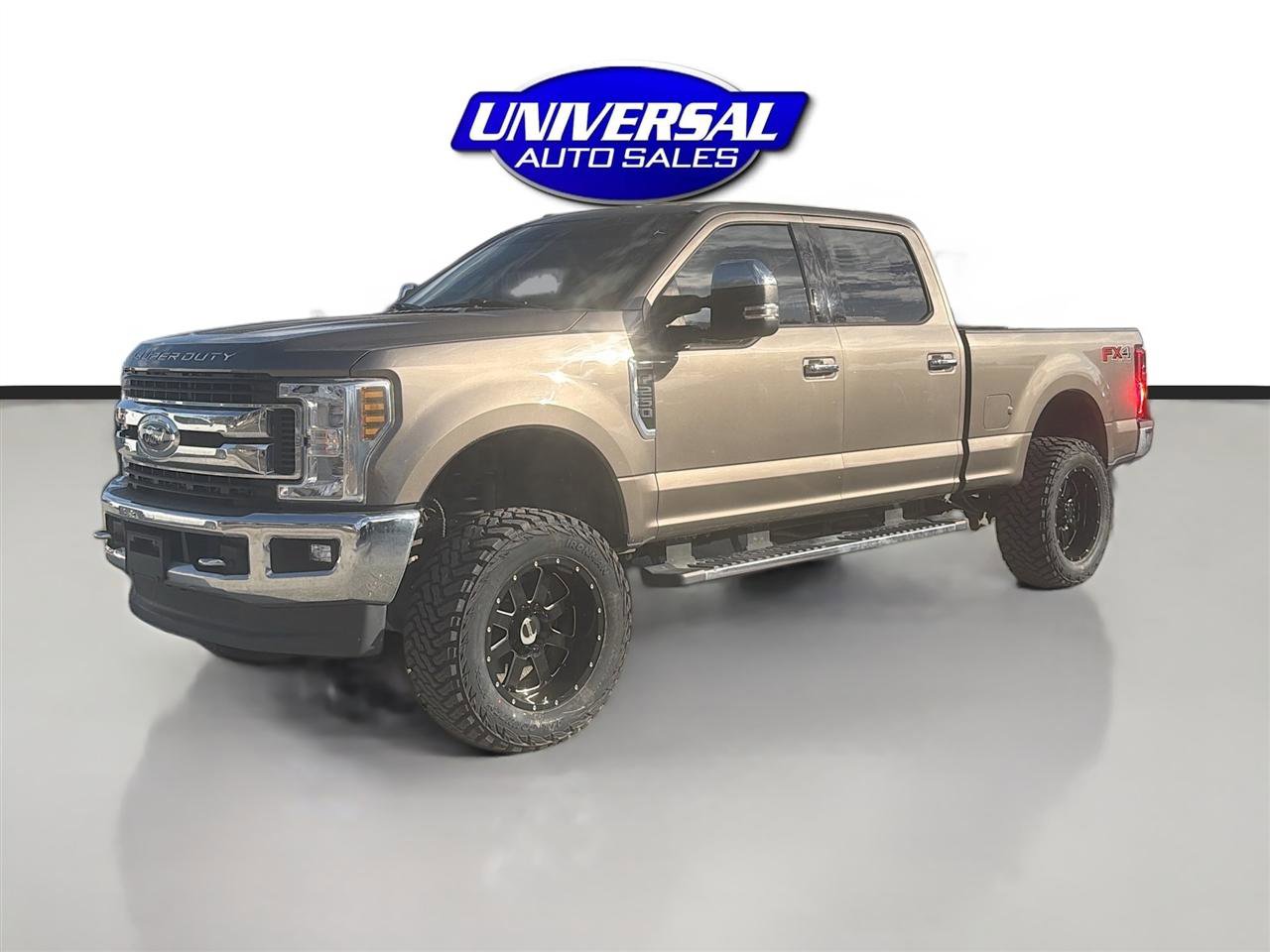 Used 2019 Ford F250 XLT w/ XLT Premium Package image 4