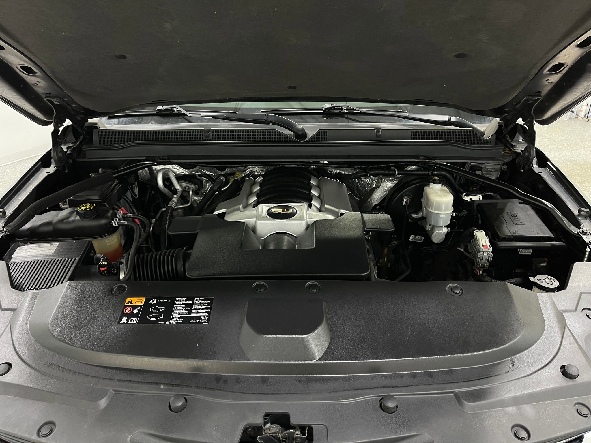 Used 2016 Cadillac Escalade ESV Luxury image 25