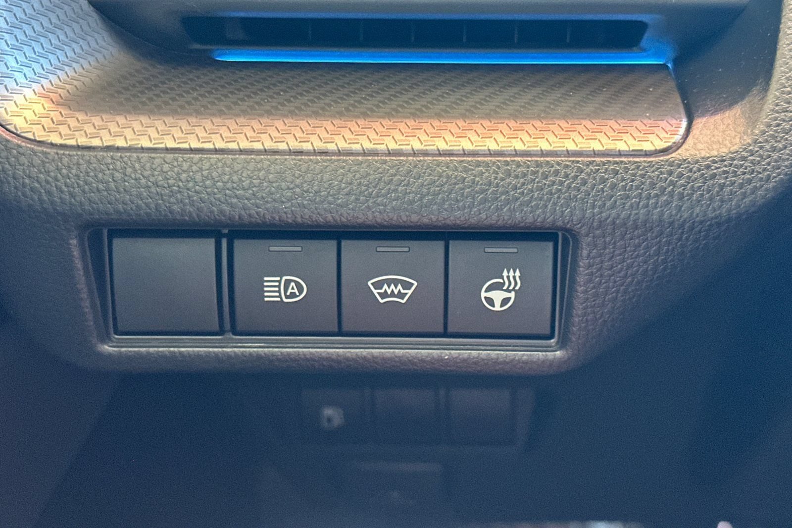 Certified 2023 Toyota Prius XLE FWD image 31
