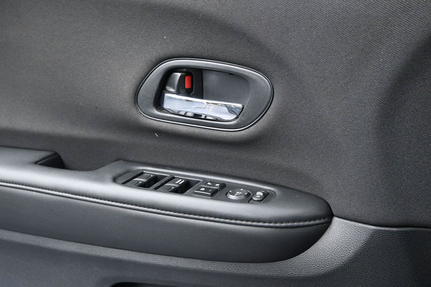 Used 2022 Honda HR-V Sport image 6