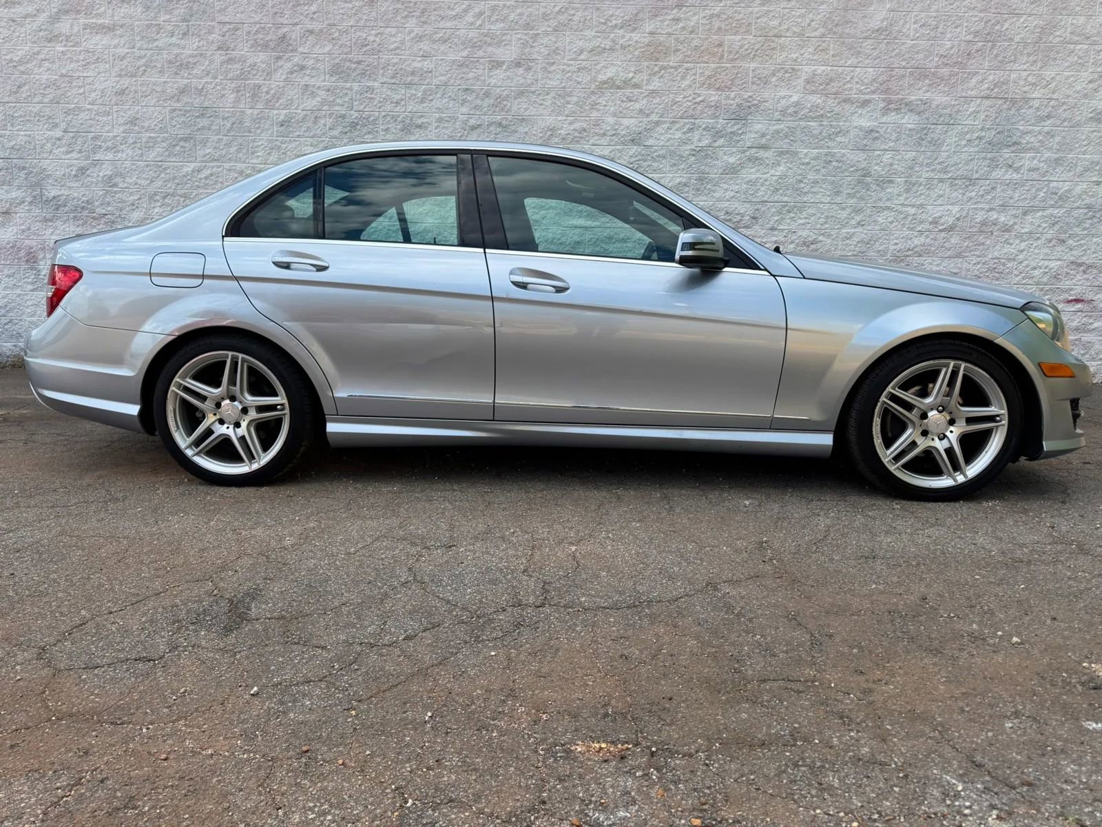 Used 2013 Mercedes-Benz C 250 Sedan image 2