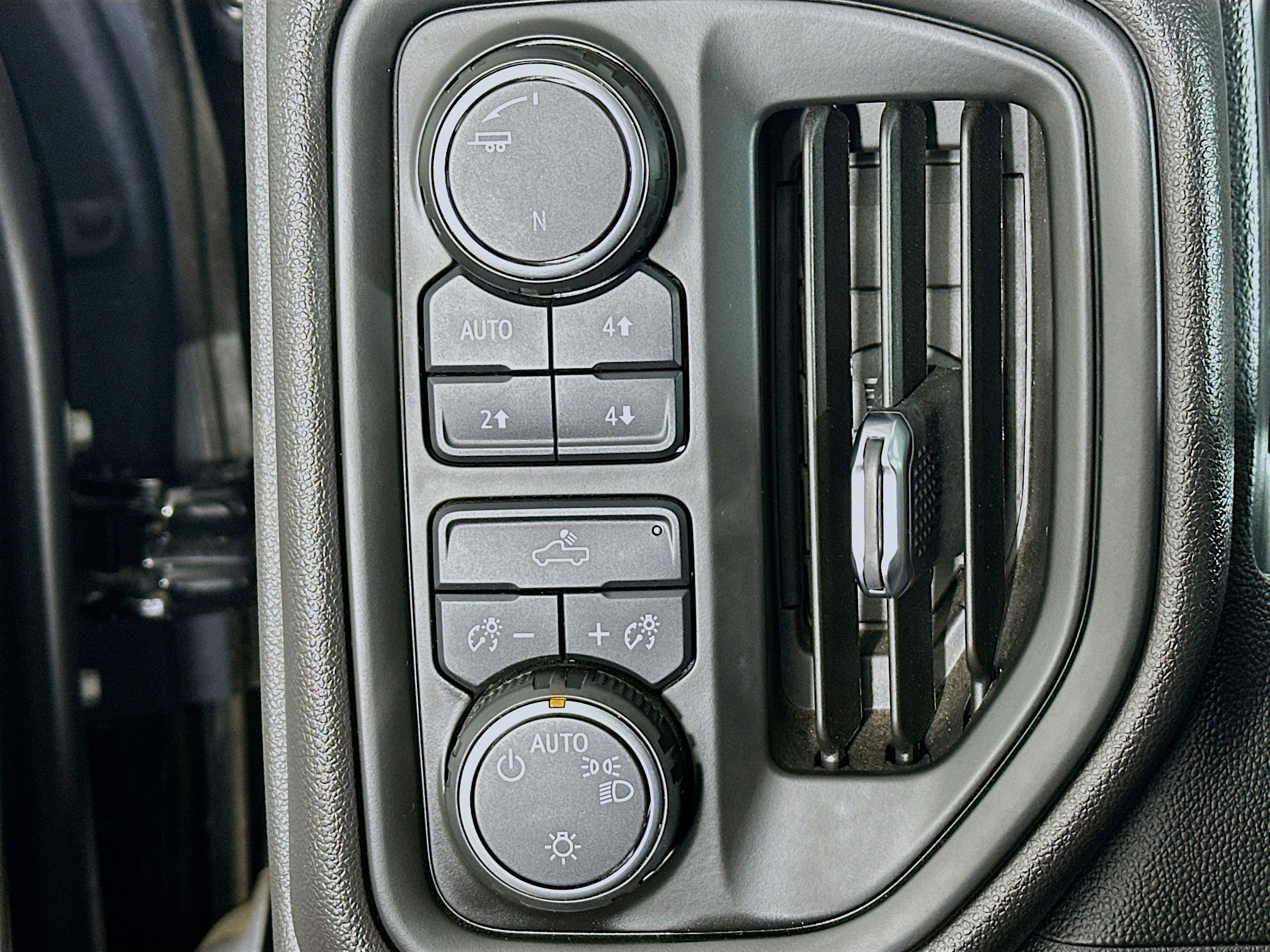 Used 2021 Chevrolet Silverado 1500 Custom Trail Boss w/ Realtree Special Edition image 16