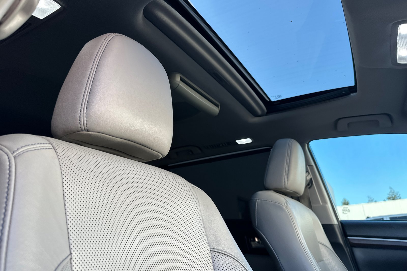 Used 2016 Toyota Highlander Limited AWD/4WD image 21