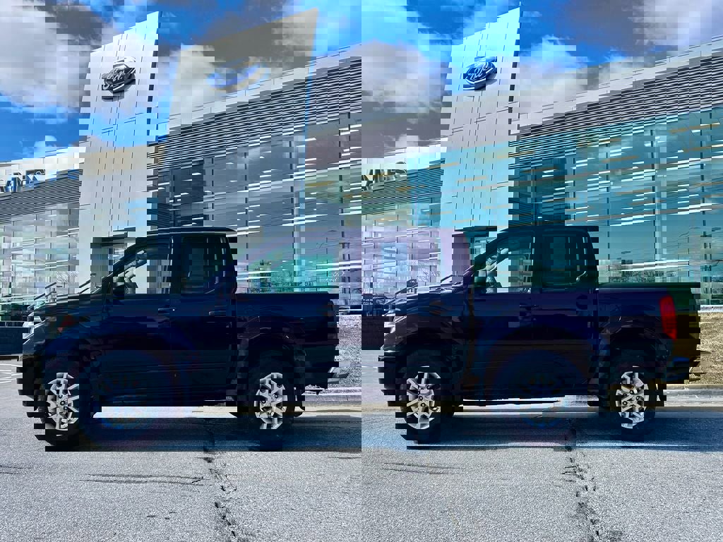 Used 2018 Nissan Frontier SV w/ Value Truck Package image 3