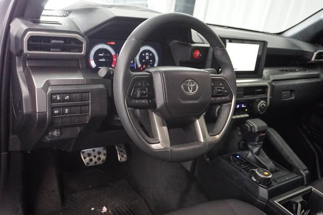 Used 2025 Toyota Tacoma TRD Sport AWD/4WD image 5