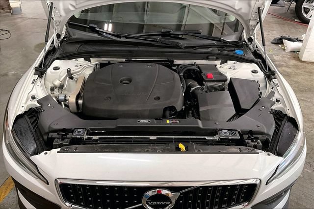 Certified 2021 Volvo V60 T5 Cross Country w/ Climate Package AWD/4WD image 12