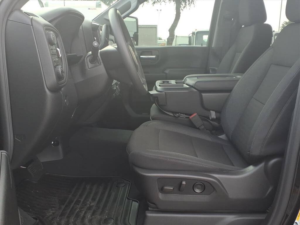 New 2026 Chevrolet Silverado 2500 Custom w/ Custom Value Package AWD/4WD image 17