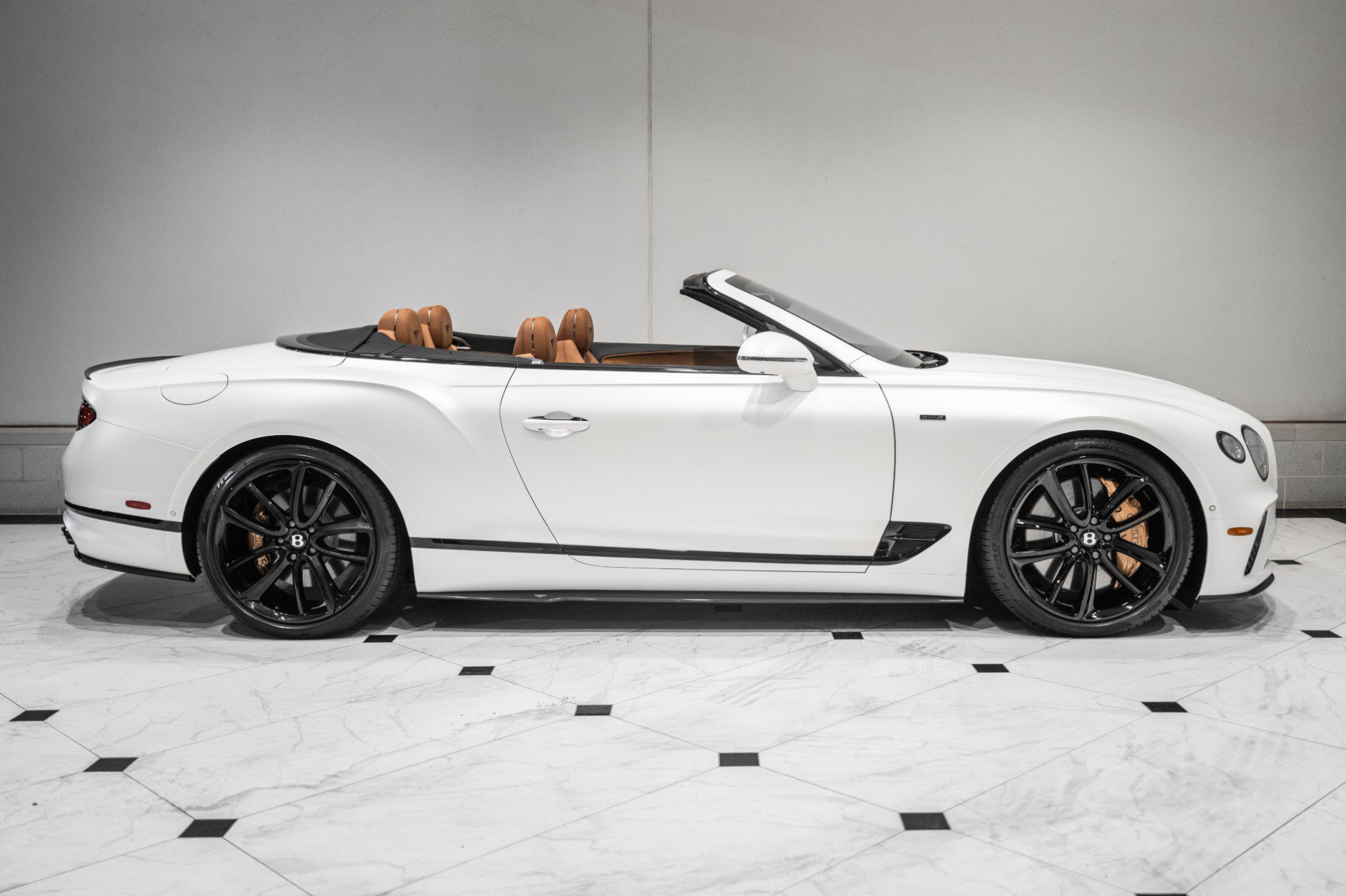 New 2024 Bentley Continental GT V8 AWD/4WD image 5