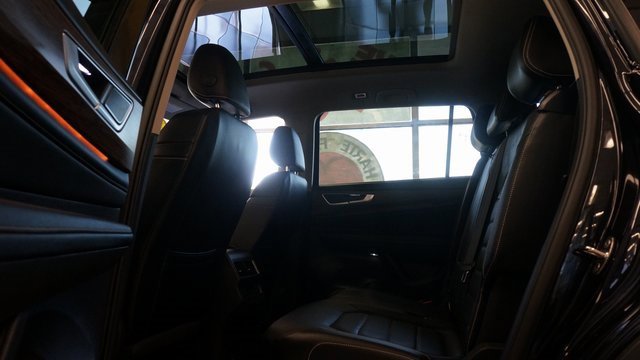 Certified 2025 Volkswagen Atlas SEL image 32