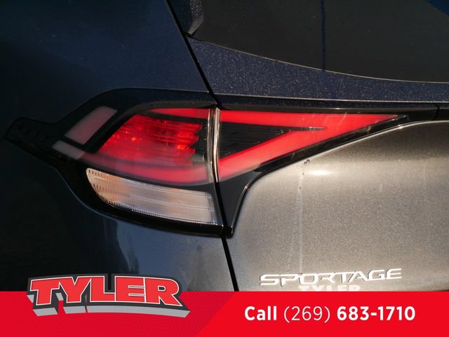 Used 2023 Kia Sportage LX AWD/4WD image 12