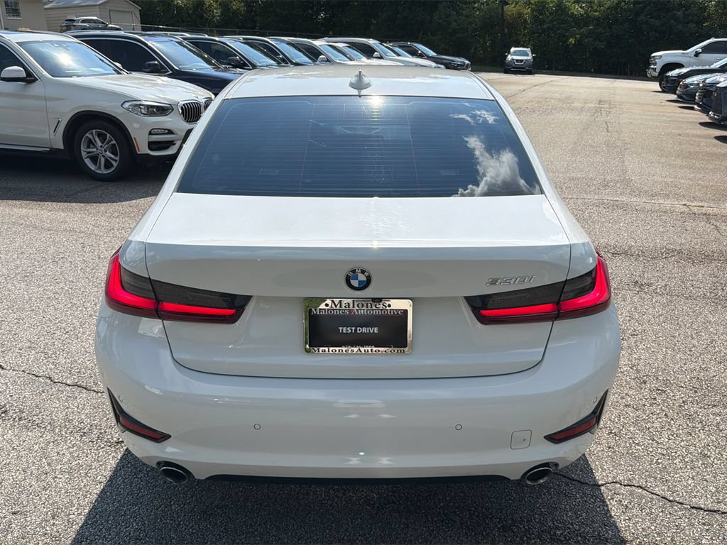 Used 2022 BMW 330i Sedan w/ Driving Assistance Package RWD image 6