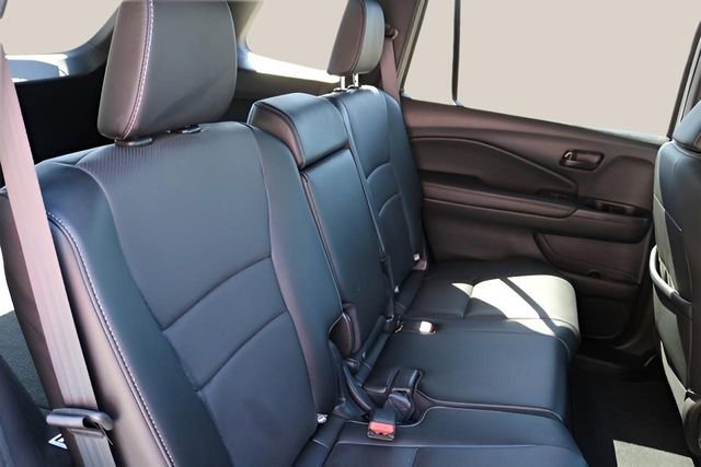 Used 2025 Honda Passport EX-L image 17