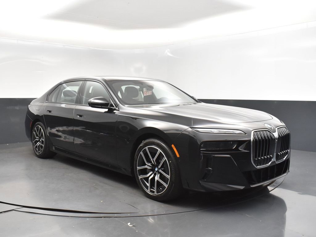 New 2026 BMW 740i xDrive w/ Executive Package