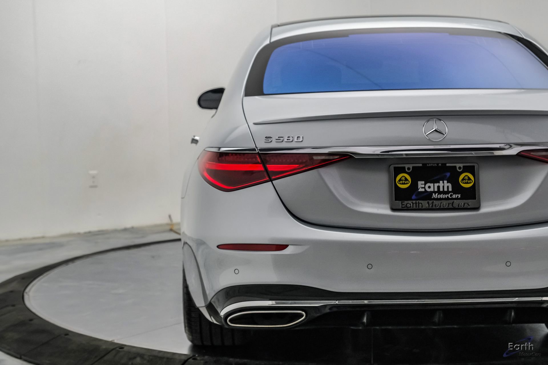 Used 2022 Mercedes-Benz S 580 4MATIC Sedan w/ AMG Line Package image 17