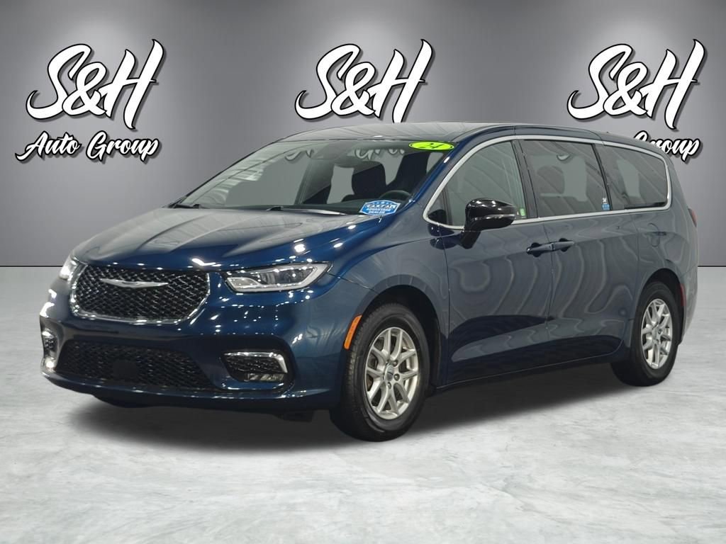 Used 2024 Chrysler Pacifica Touring image 13