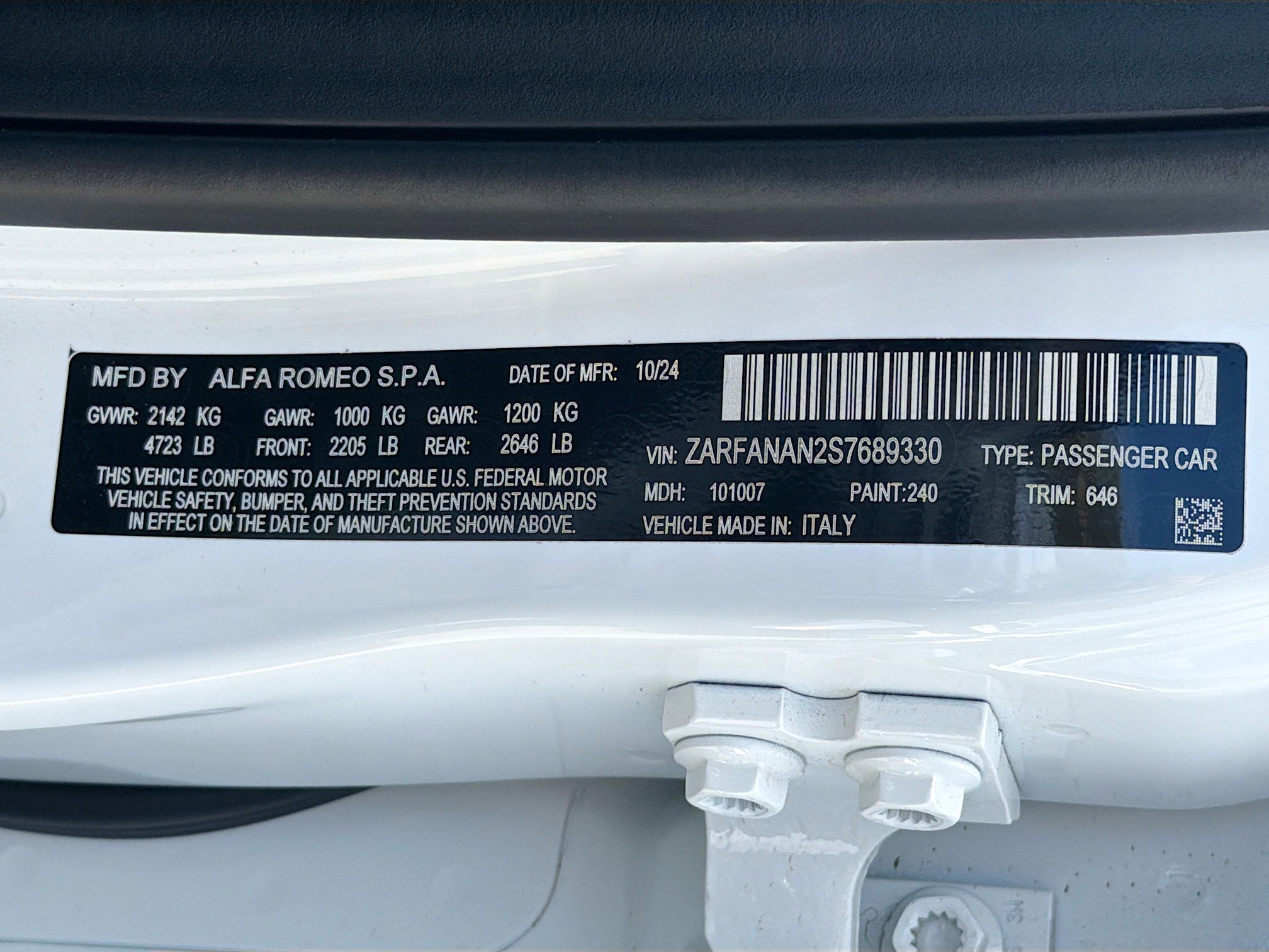 Used 2025 Alfa Romeo Giulia AWD w/ Driving Assist Package image 43