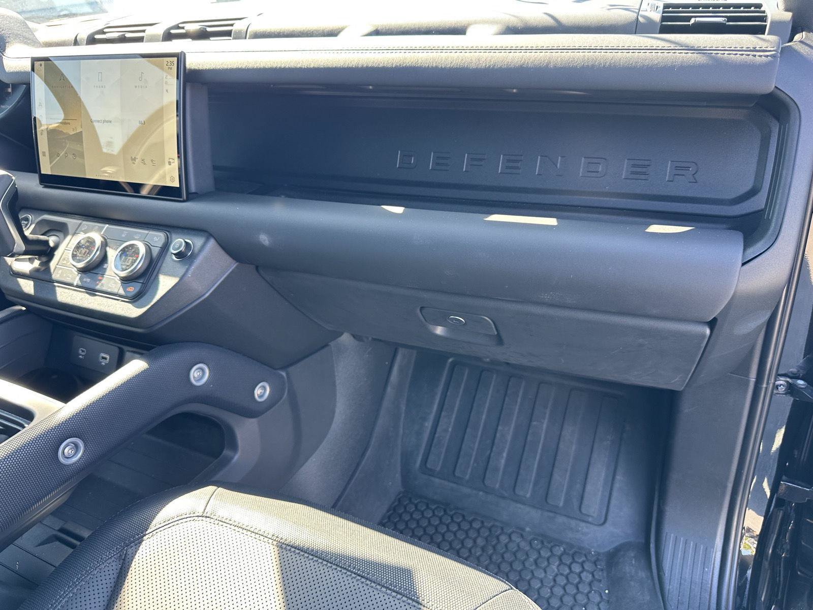 Used 2024 Land Rover Defender 130 Outbound AWD/4WD image 14