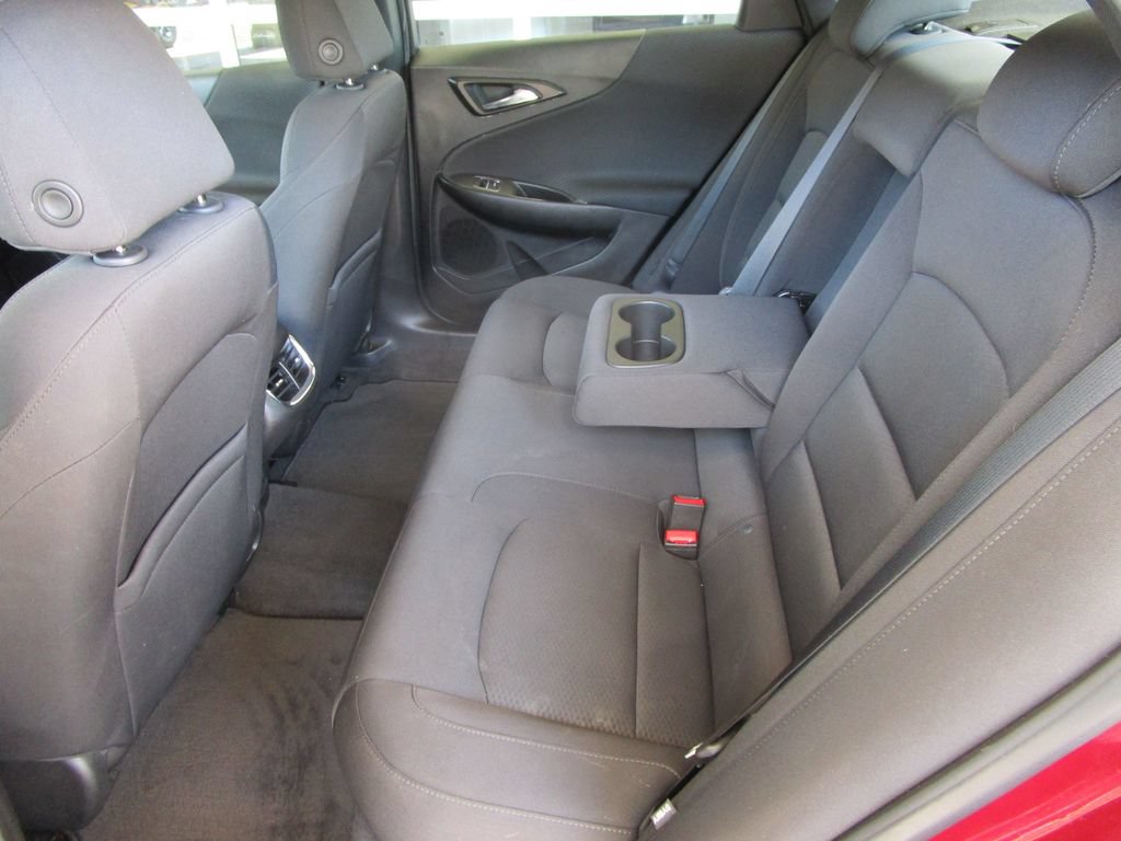 Used 2018 Chevrolet Malibu LT FWD image 17