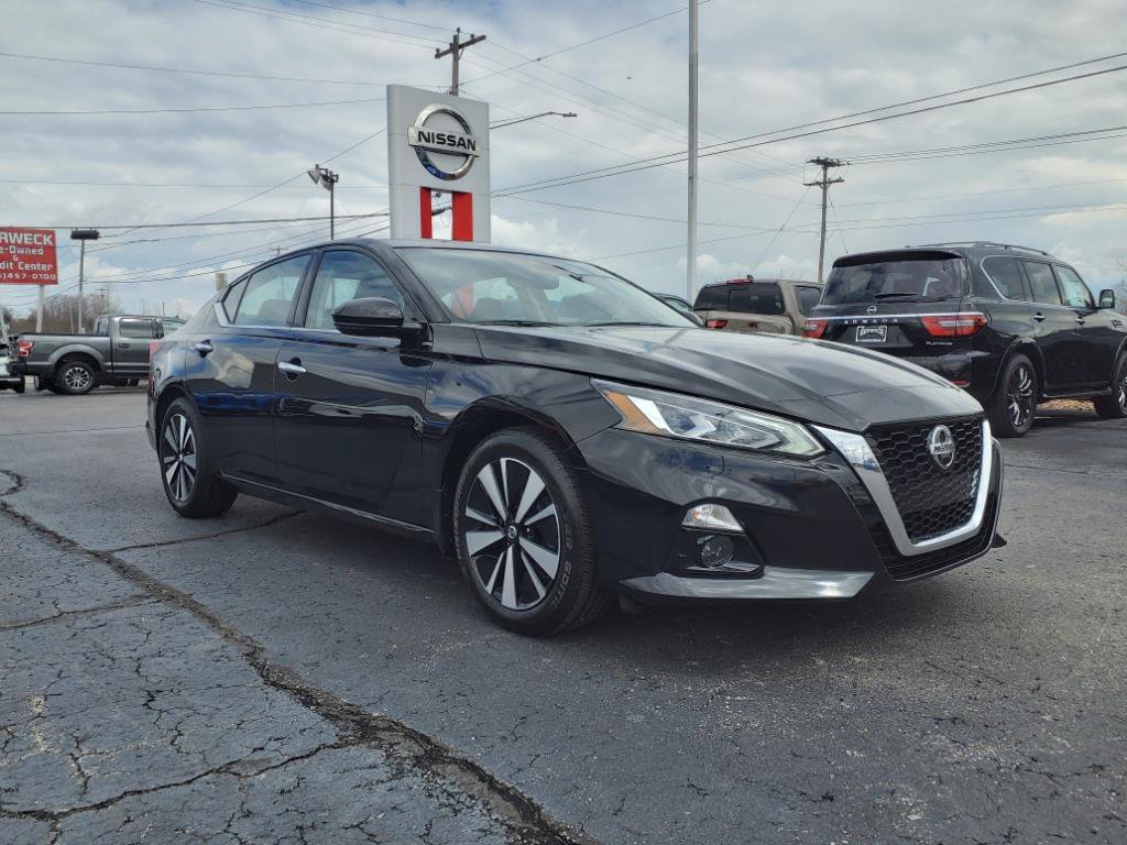 Used 2020 Nissan Altima 2.5 SV FWD video 1