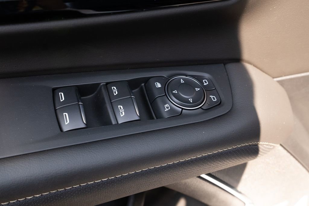 New 2025 Chevrolet Suburban Premier w/ Sun And Tow Package image 19