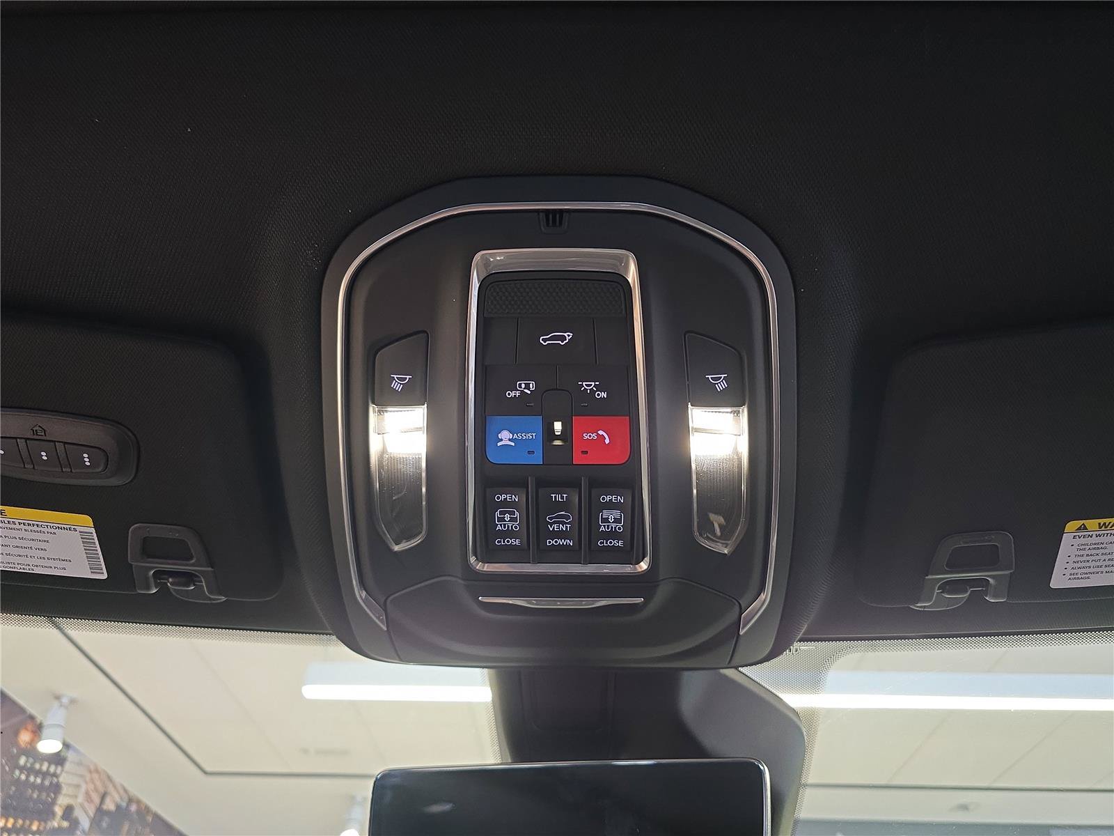 New 2026 Jeep Grand Cherokee Limited w/ Luxury Tech Group II AWD/4WD image 24