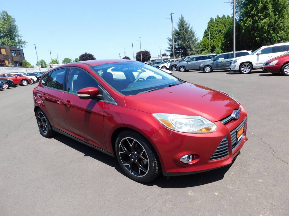 Used 2014 Ford Focus SE w/ Equipment Group 201A FWD image 1