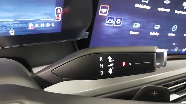 New 2026 Chevrolet Traverse LT w/ Sun and Wheel Package image 21