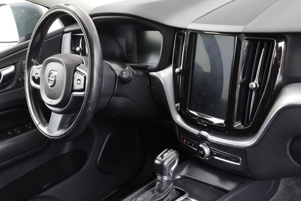Used 2019 Volvo XC60 T5 Momentum w/ Advanced Package AWD/4WD image 22