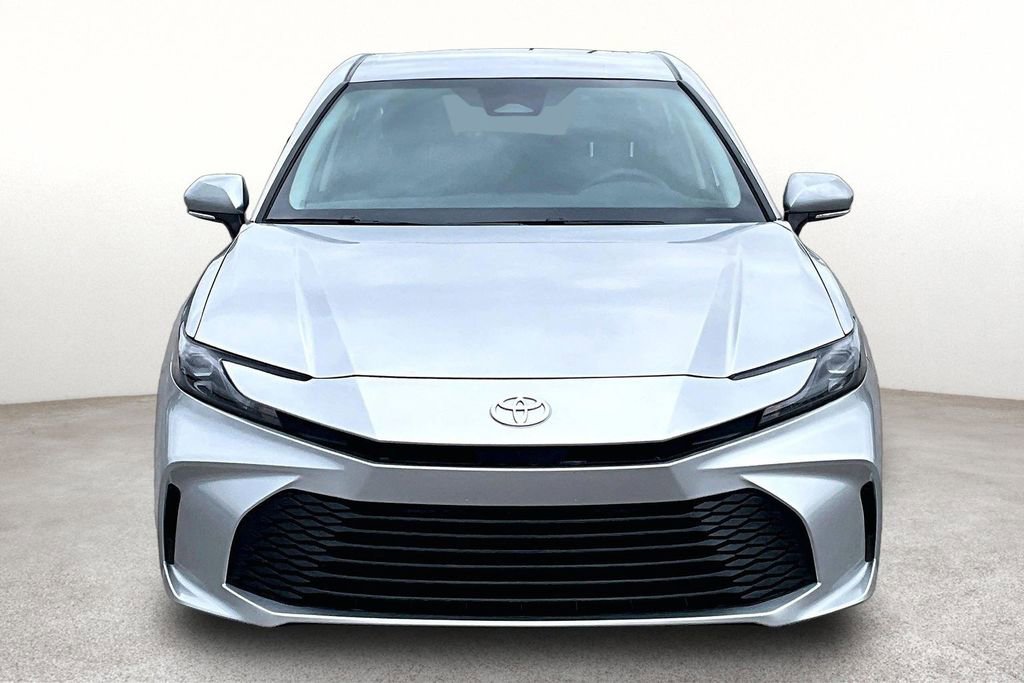 Used 2025 Toyota Camry LE FWD image 5