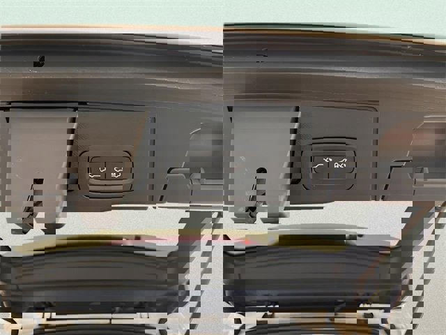 Used 2021 Volvo XC60 T5 Momentum w/ Premium Package image 8