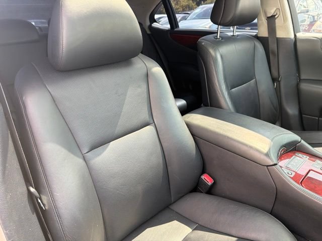Used 2007 Lexus LS 460 L w/ Luxury Pkg RWD image 28