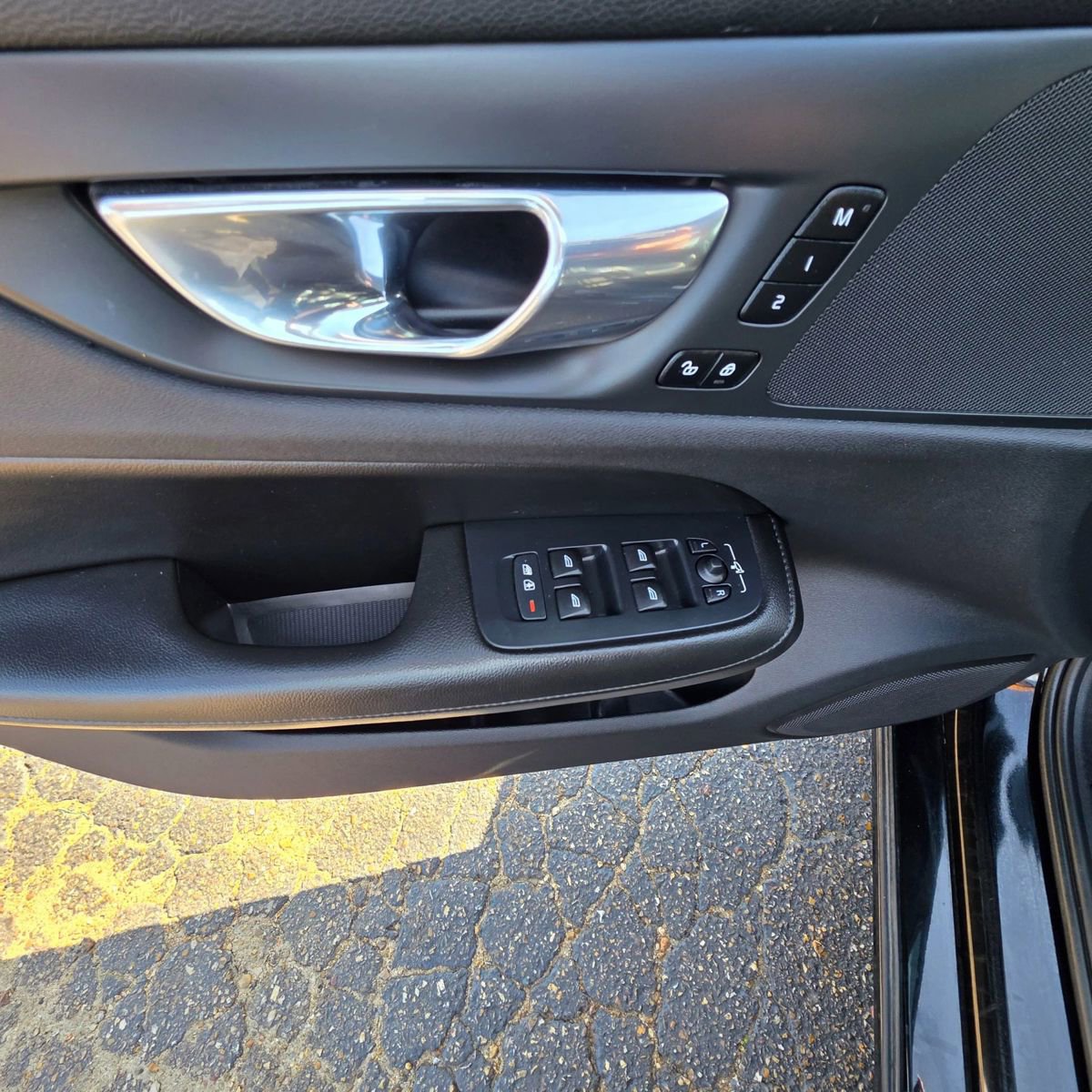 Used 2022 Volvo S60 B5 Inscription image 29