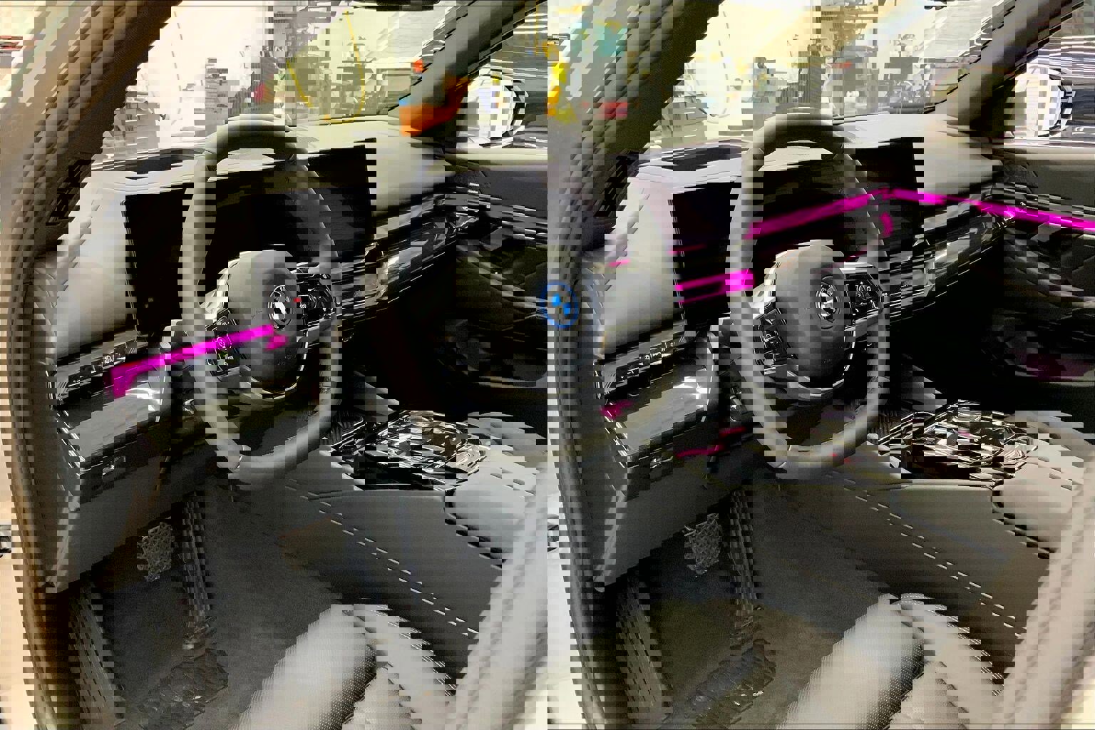 Used 2025 BMW i5 xDrive40 w/ Premium Package image 4