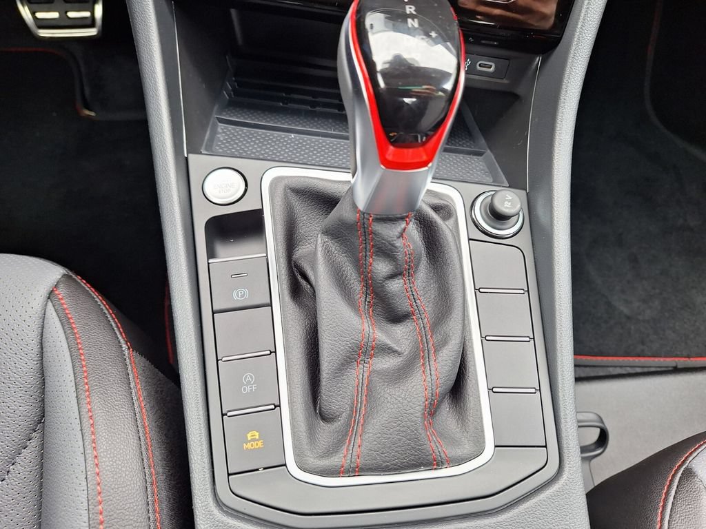 Certified 2026 Volkswagen Jetta GLI Autobahn FWD image 17
