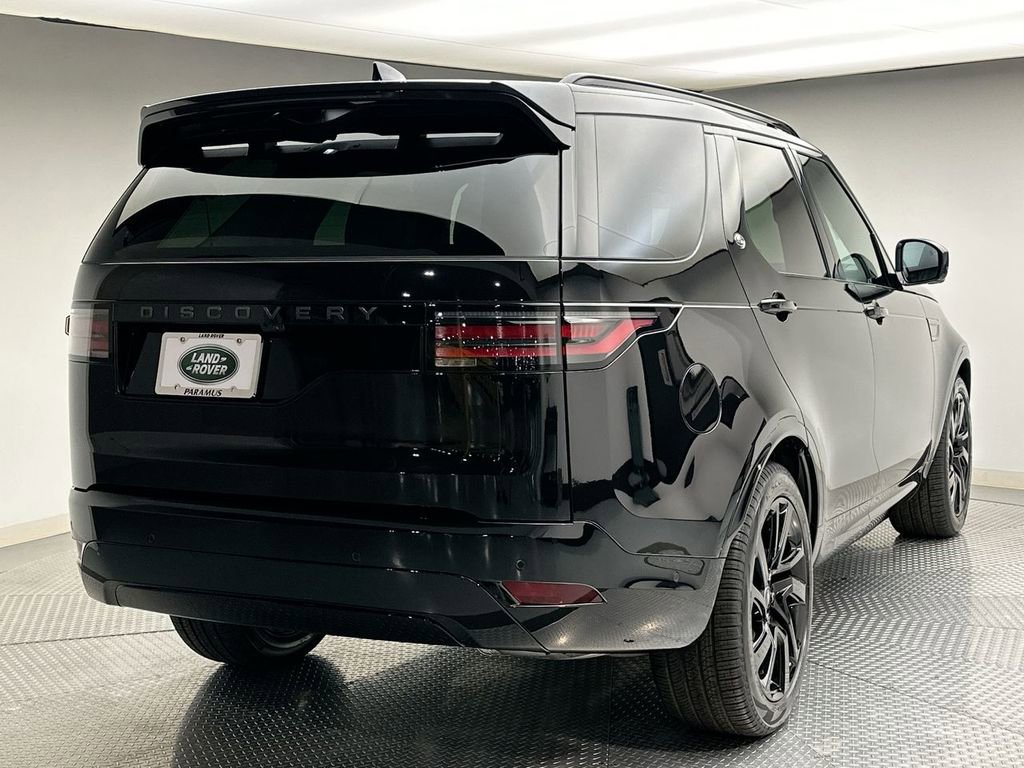 Certified 2025 Land Rover Discovery Dynamic SE AWD/4WD image 2