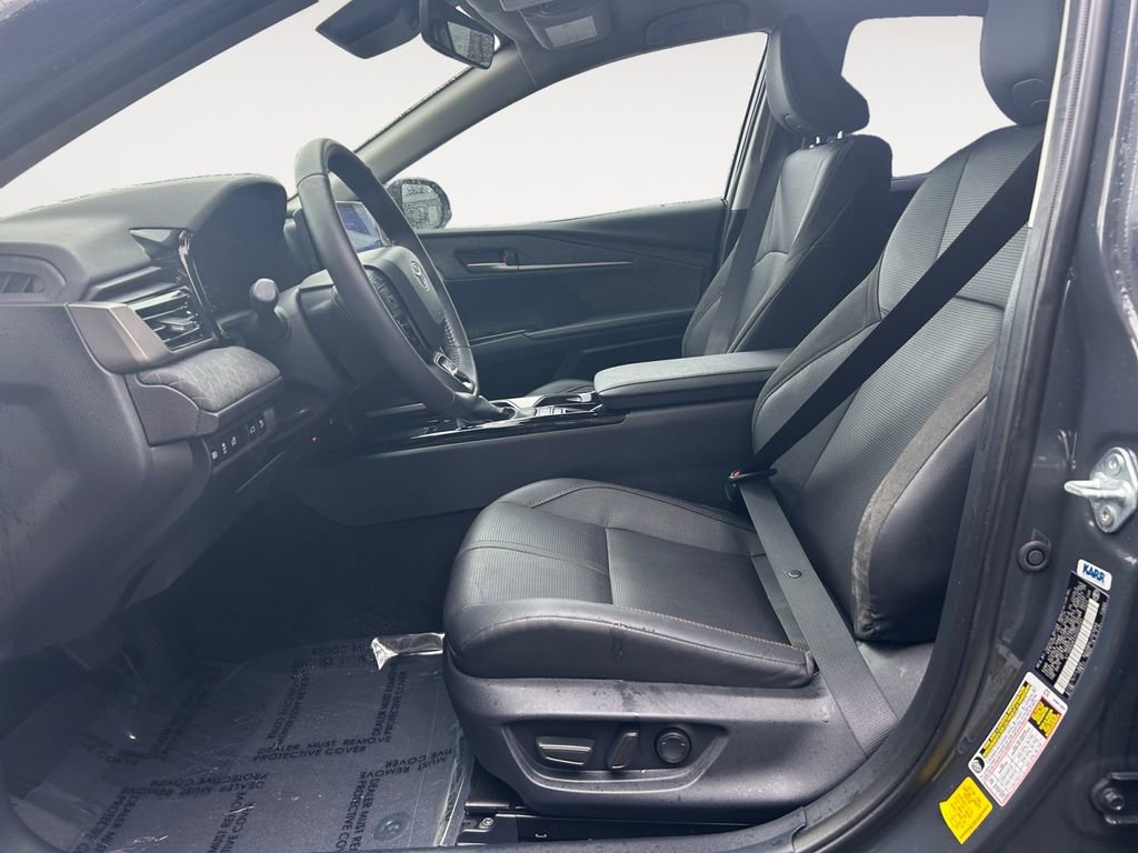 Used 2025 Toyota Camry XLE image 15